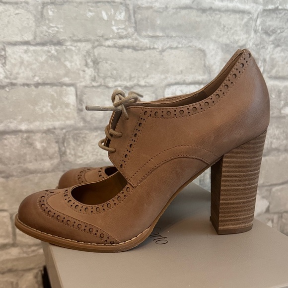Taupe Oxford Lace-Up Women's Shoes - Picture 4 of 8